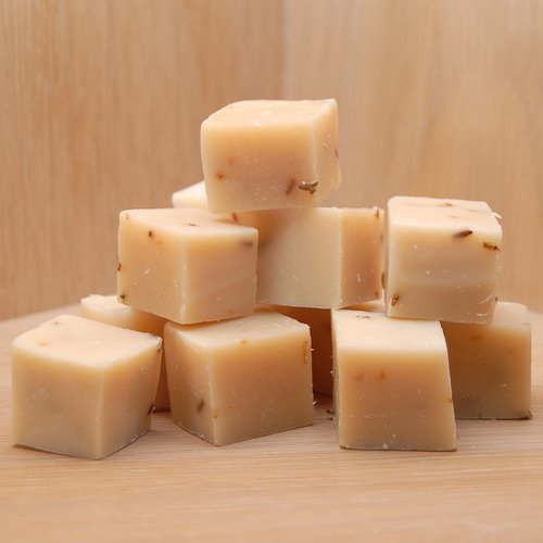 Билкови сапуни са ръчно изработени от Сурово козе мляко с лавандула, 3 ОПАКОВКИ (4,5 грама / шоколад)
